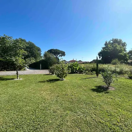 La Demeure Des Fougeres Holiday home *
