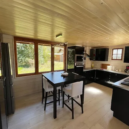 La Demeure Des Fougeres Holiday home Gastes